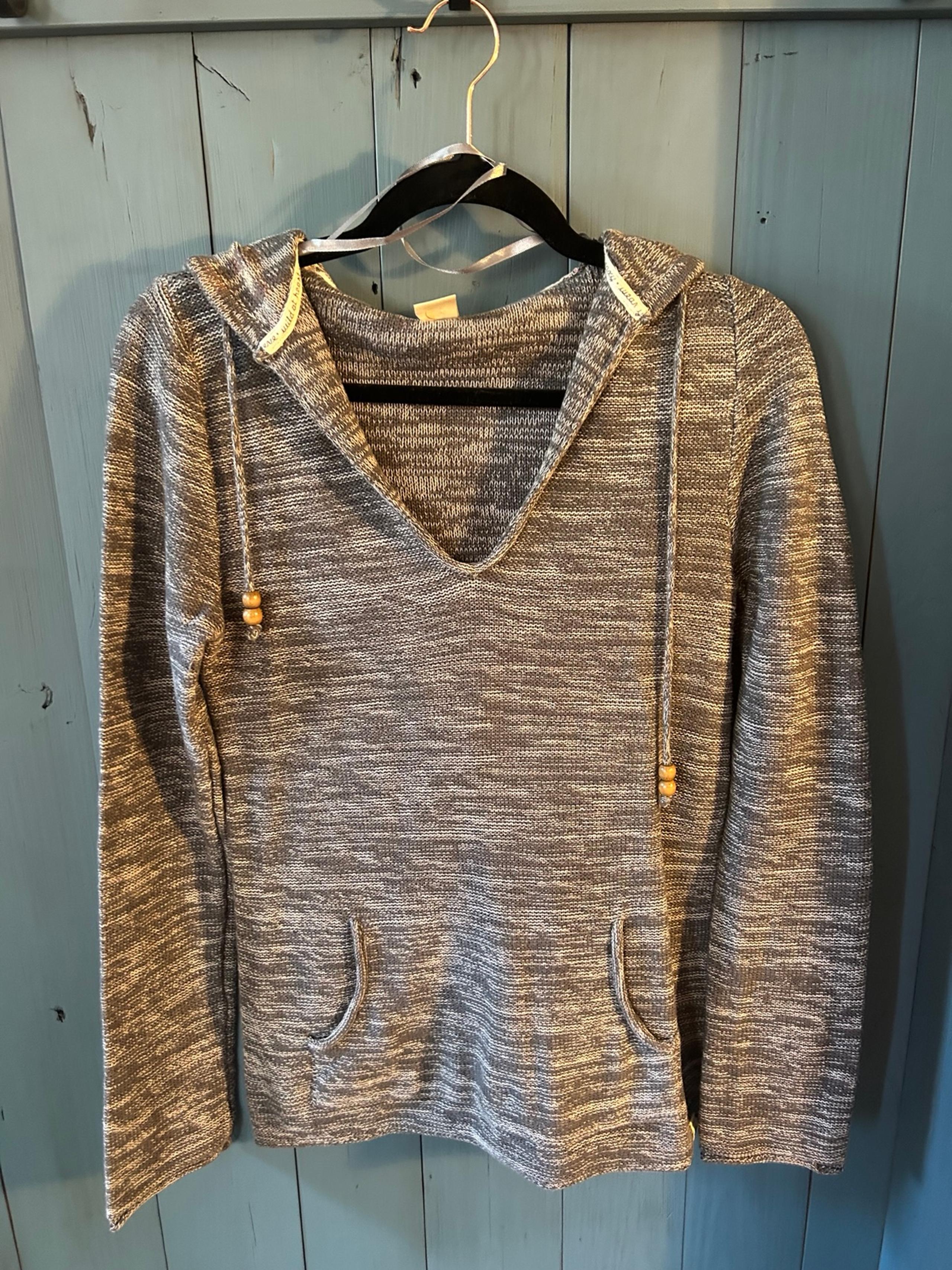 Roxy Loose Knit Grey Hooded Sweater With Wooden Beads, Size Medium-Surf Coverup
