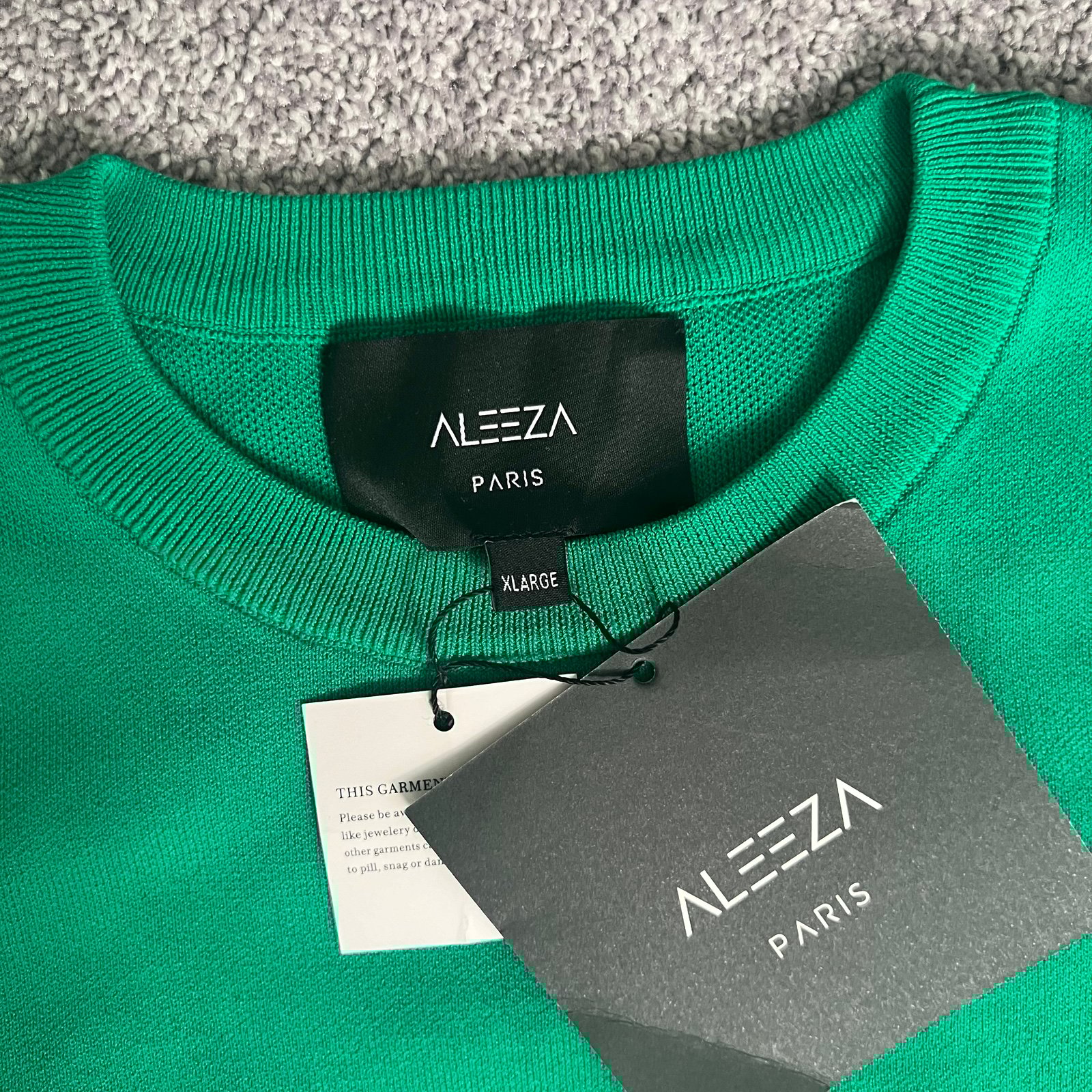 NWT Bright Green Darien Long Sleeve Knit Top with Button