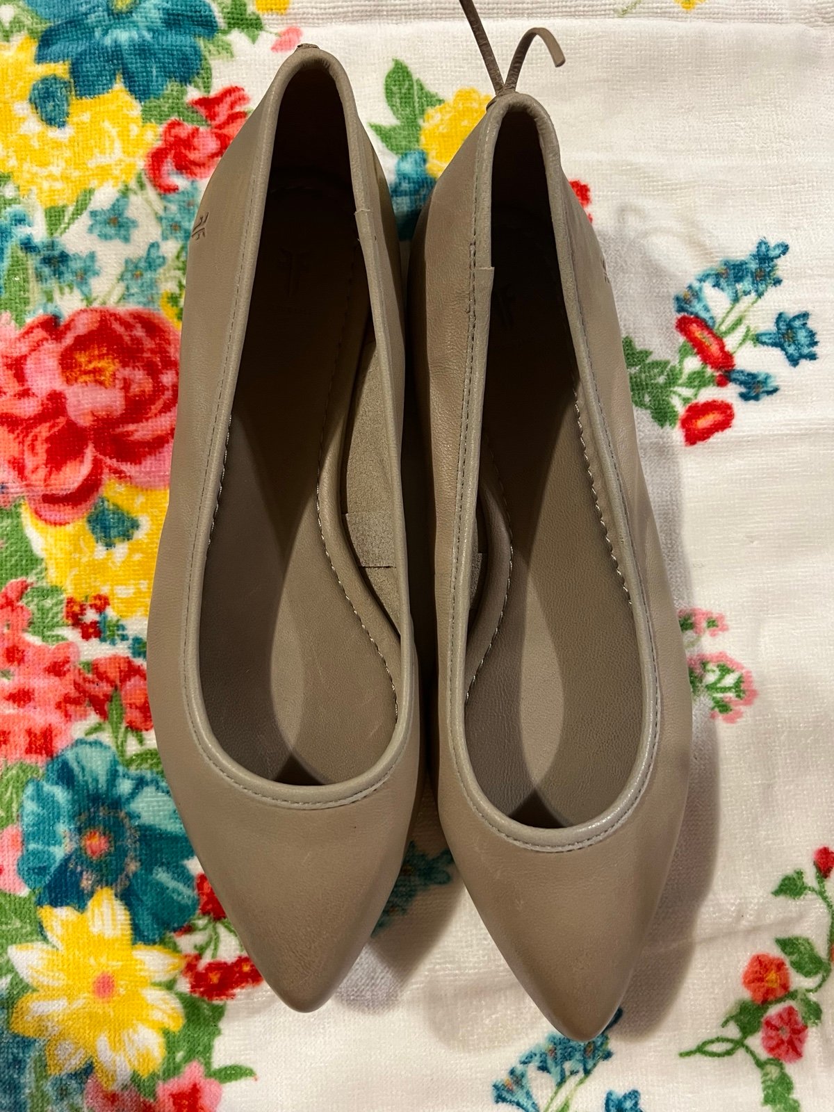 Frye leather flats, size 8.5, ash