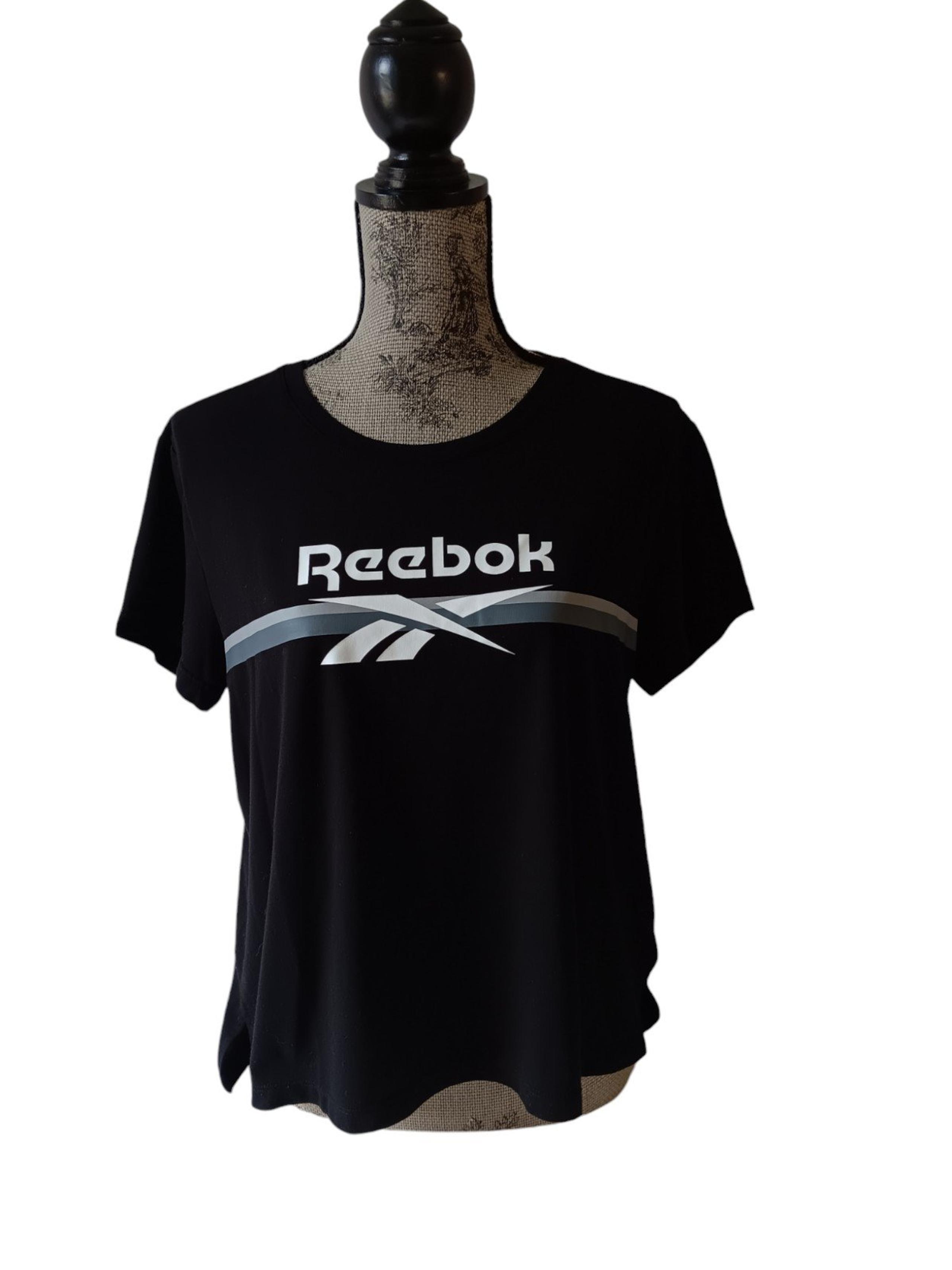 Reebok women's black short-sleeve cropped t-shirt size L
