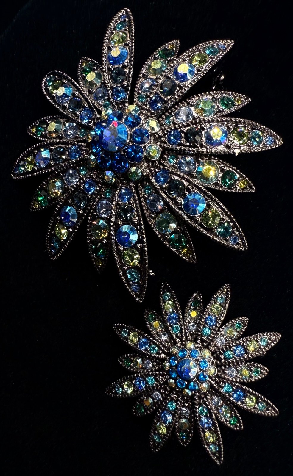 VTG Joan Rivers Swarovski Crystal Brooch Blue AB Stone Flower / Signed/ NIB