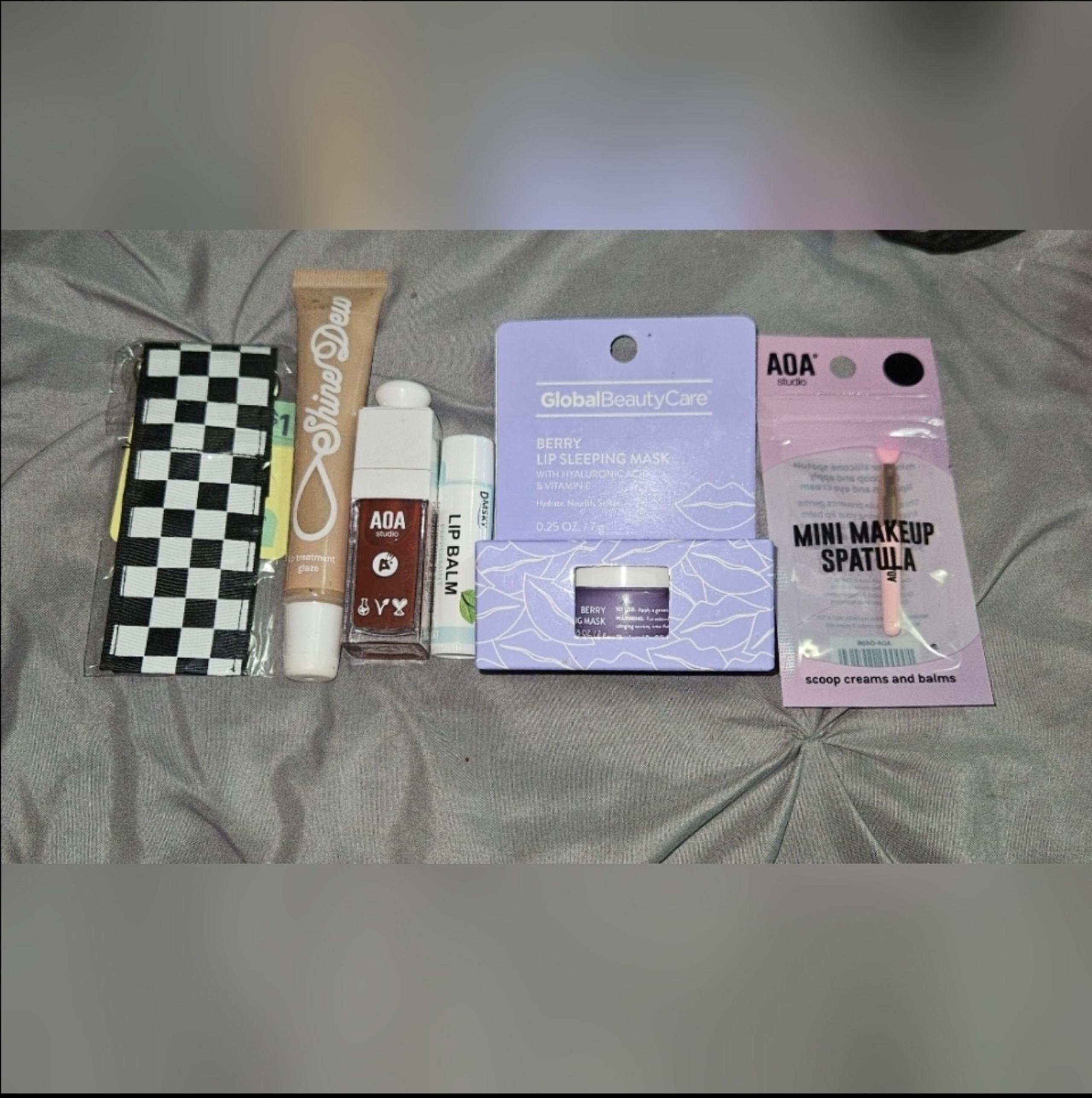 Lip Bundle- Lip Balm Holder Keychain,  Lip Balm & Lip Mask BNIB