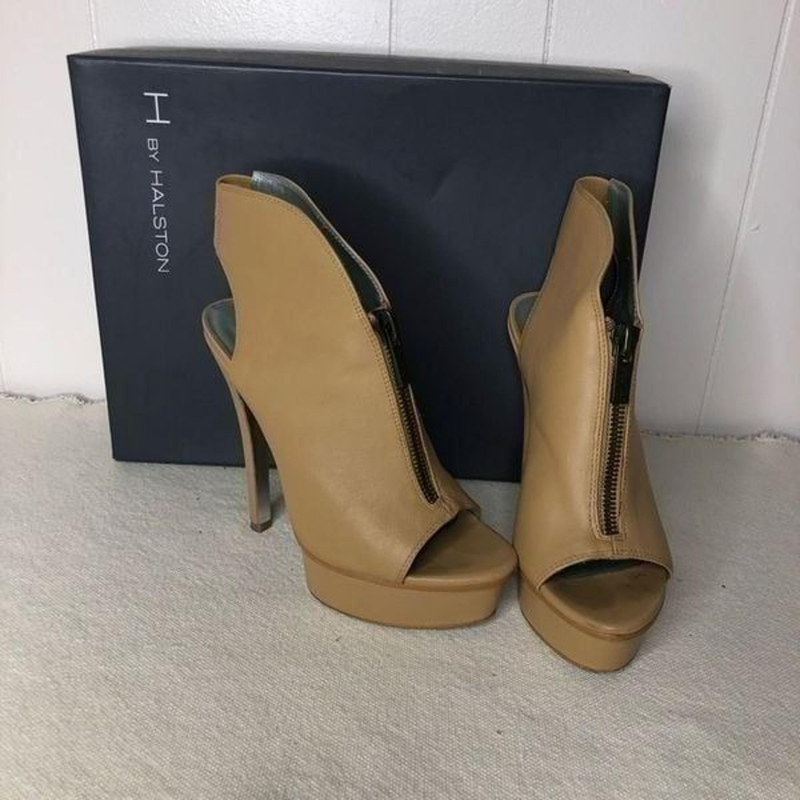 H by Halston Women's Solid Leather Zip Fronts Stiletto Platform Sandals Tan Size