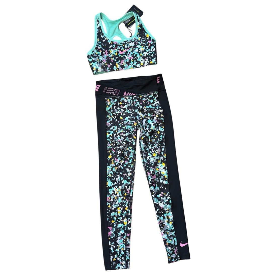 Nike youth small