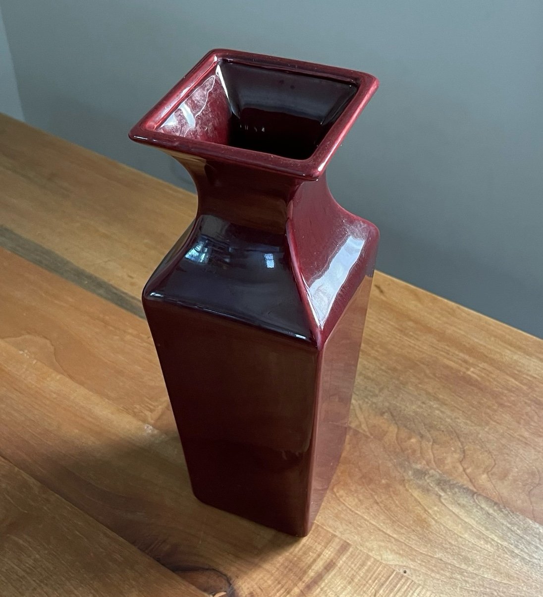 Vintage '89 Haeger Vase Oxblood Red 4438 Square Flared Art Pottery Ceramic Tall