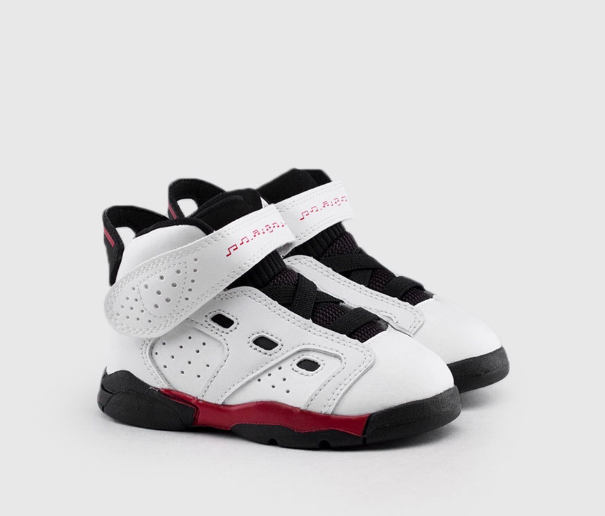 Nwt Jordan white toddler size 9c