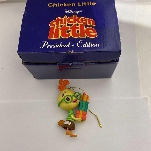 Disney Scholastic Multicolor Chicken Little President's Edition Ornament Christ