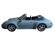 Maisto 1994 Porsche 911 Carrera Cabriolet Blue Diecast Model Car 1/18 Scale