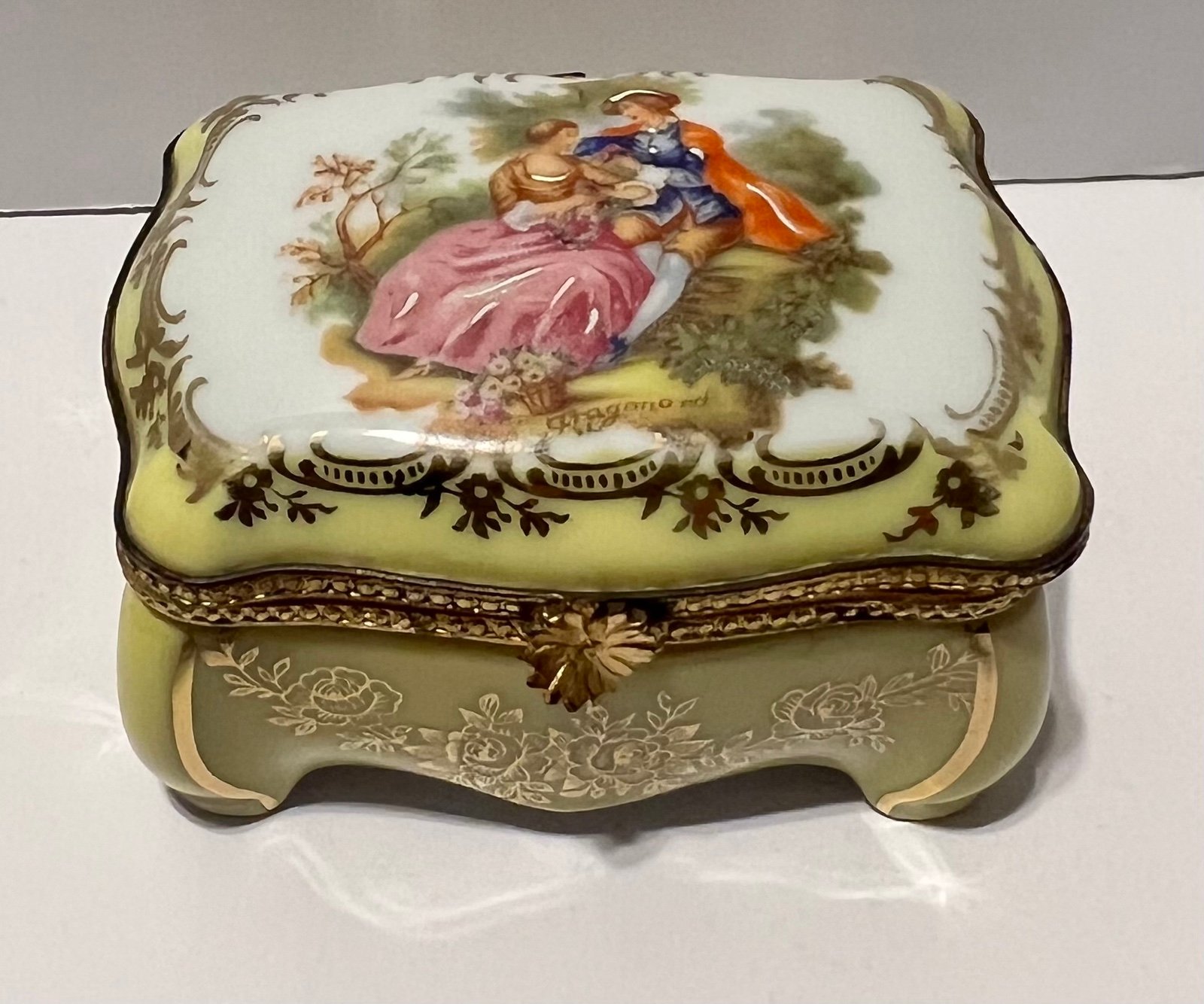 Vintage limoges France trinket box