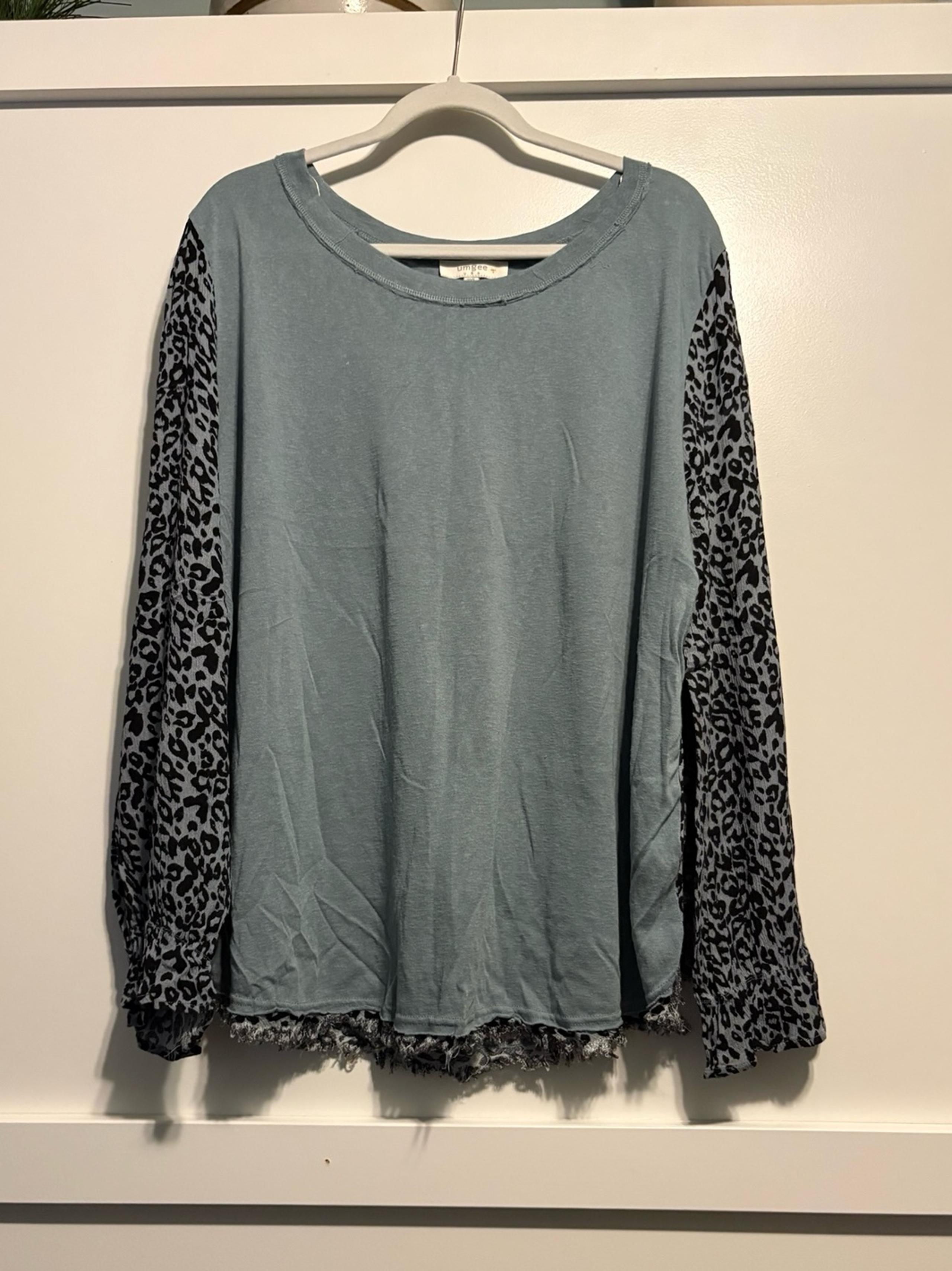 Women’s UMGEE blouse, 2X, NWOT!