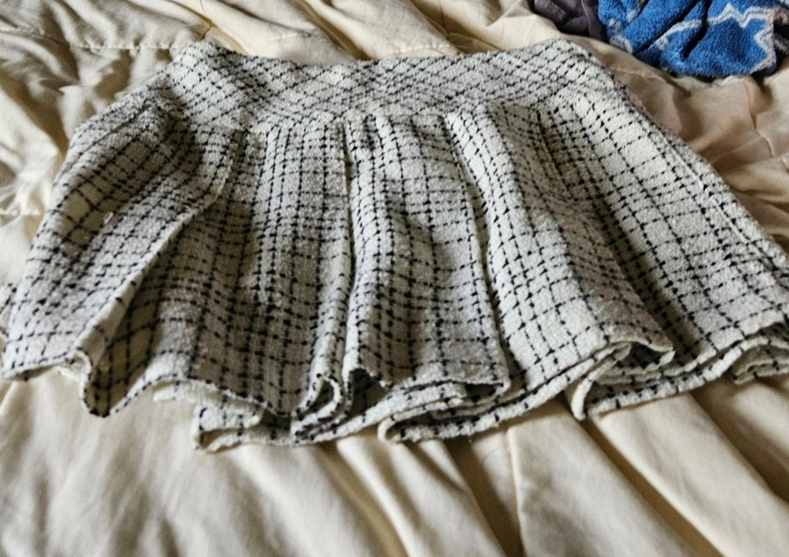 Guess mini skirt