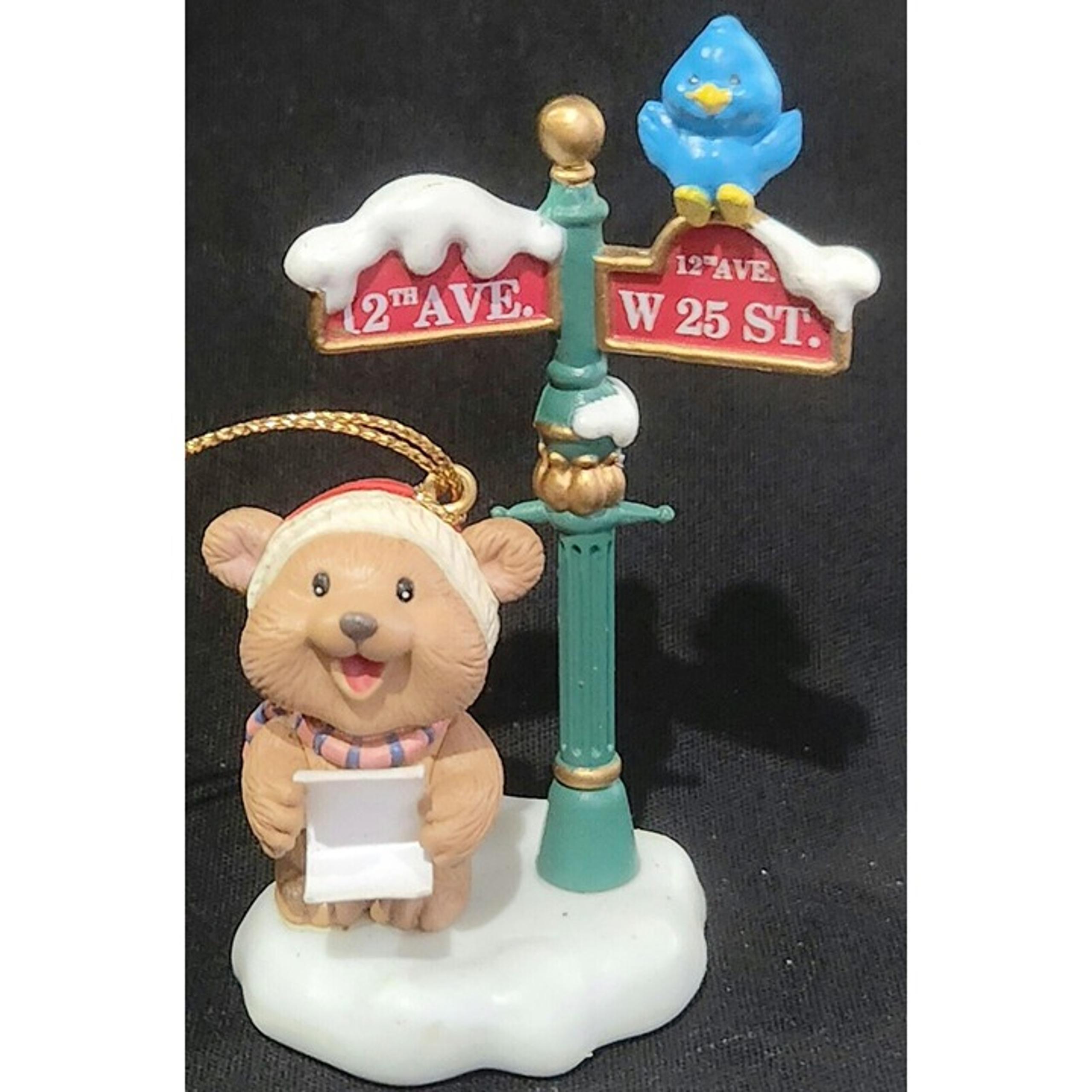 Lustre Fame CAROLING BEAR and BLUEBIRD by street signs Christmas Charms Ornament