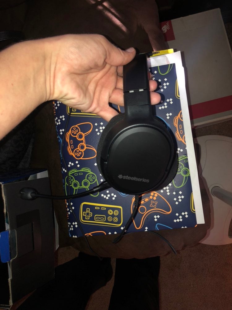 Wired headphones