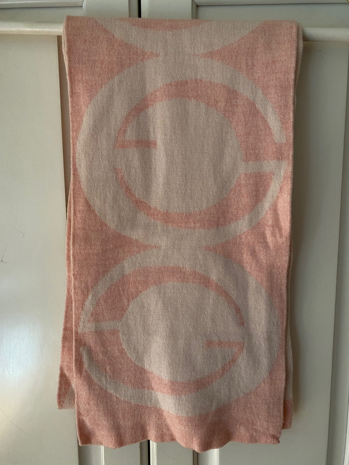 GUCCI Logo-Jacquard Wool/Cashmere Scarf. Unisex. Pink. 69 ×9