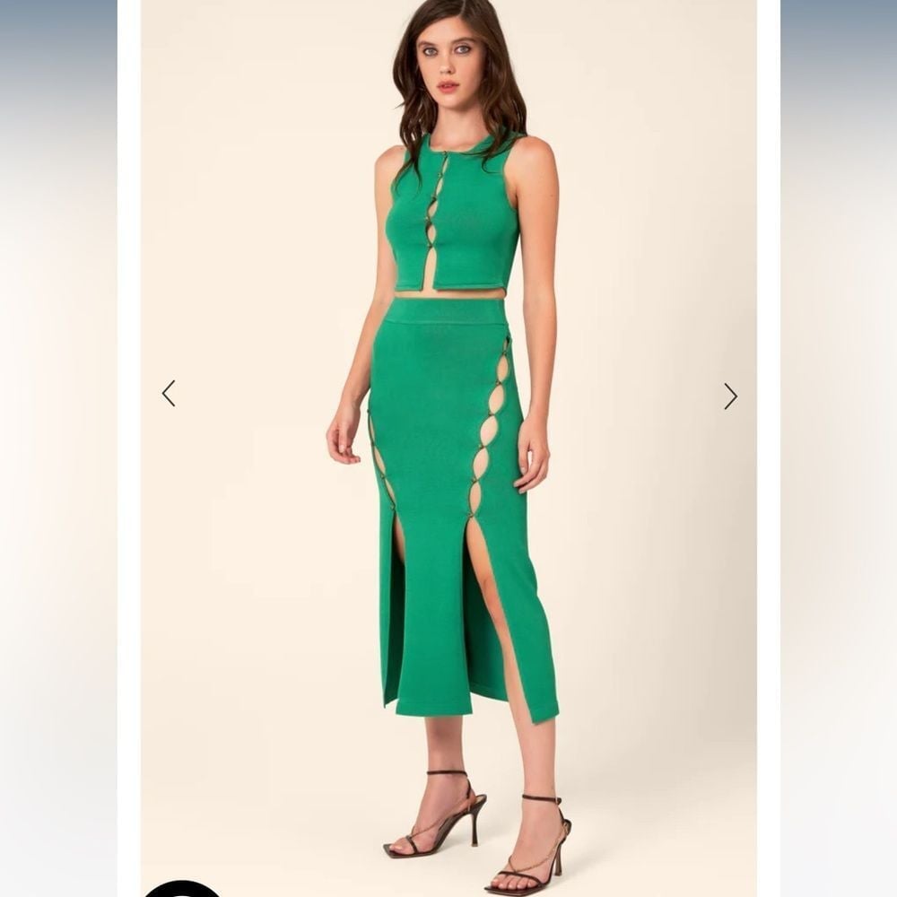 235 Nicholas Sariah Knit Cropped Top With Button Cut Outs green fern sleeveless