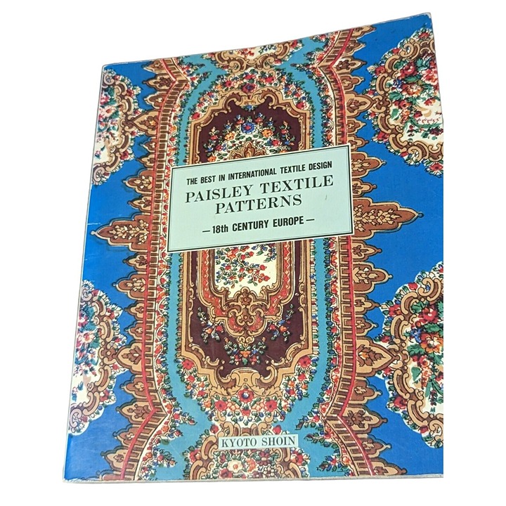 The Best in International Textile Design Paisley Kyoto Shoin Softcover Used