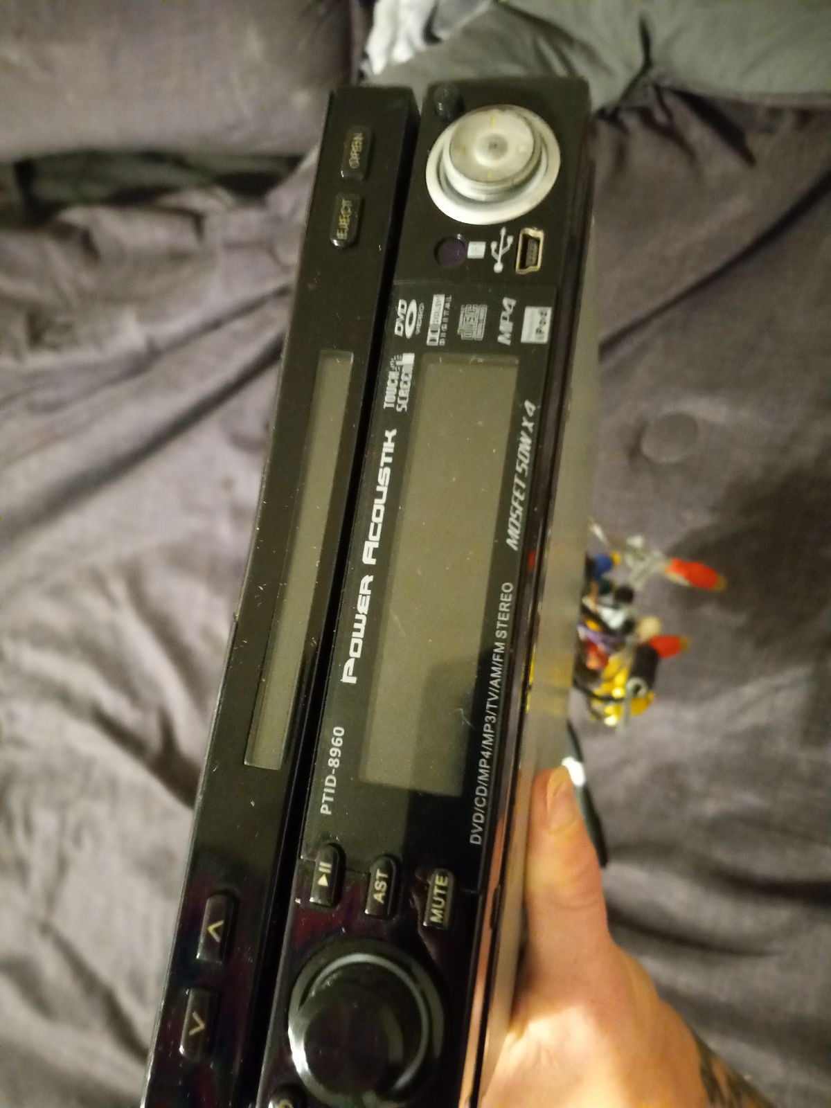 Power acoustic radio