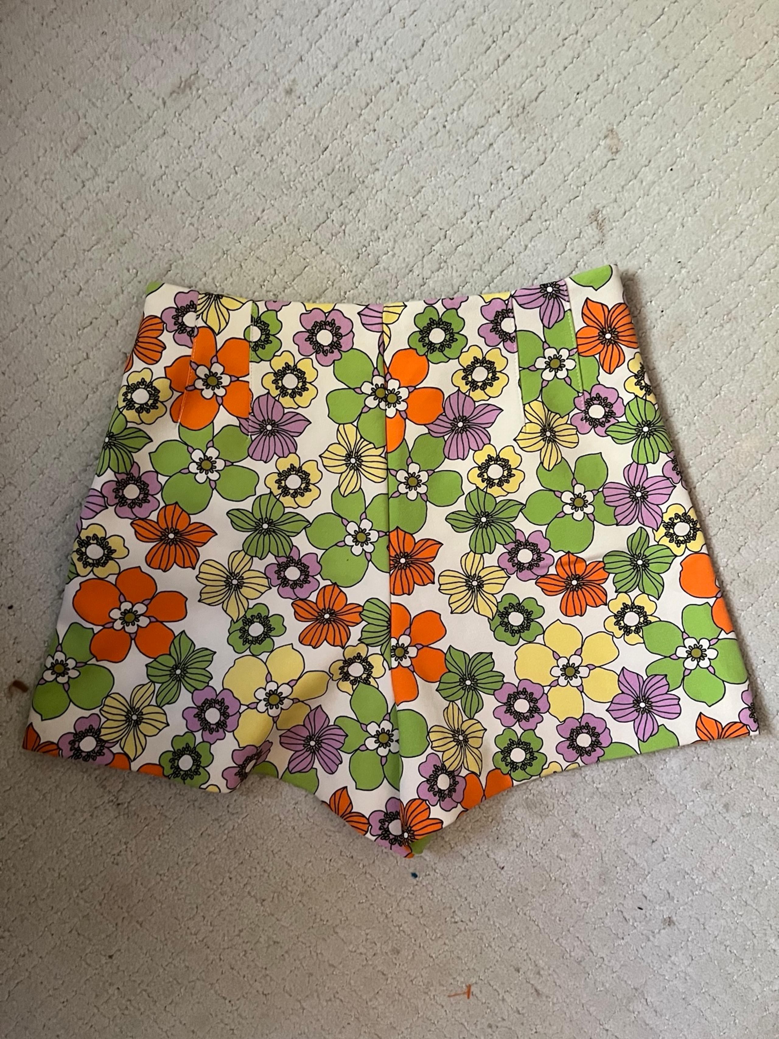 Retro Look ( 70s) Floral Zara mini  Shorts Small