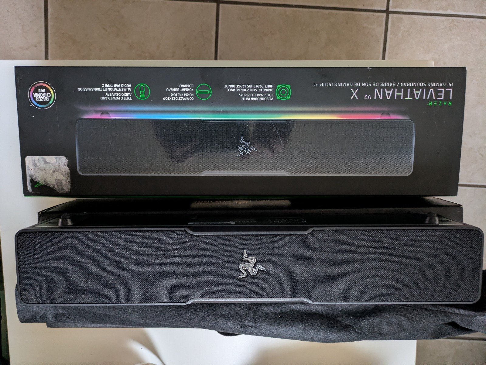 Razer Leviathan V2 X PC USB-C Soundbar - Full-Range Drivers Bluetooth Chroma RGB