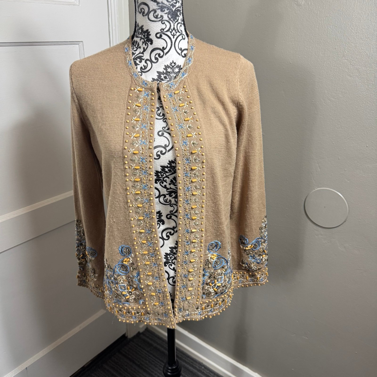 Oscar De La Renta wool beige beaded and embroidered vintage cardigan