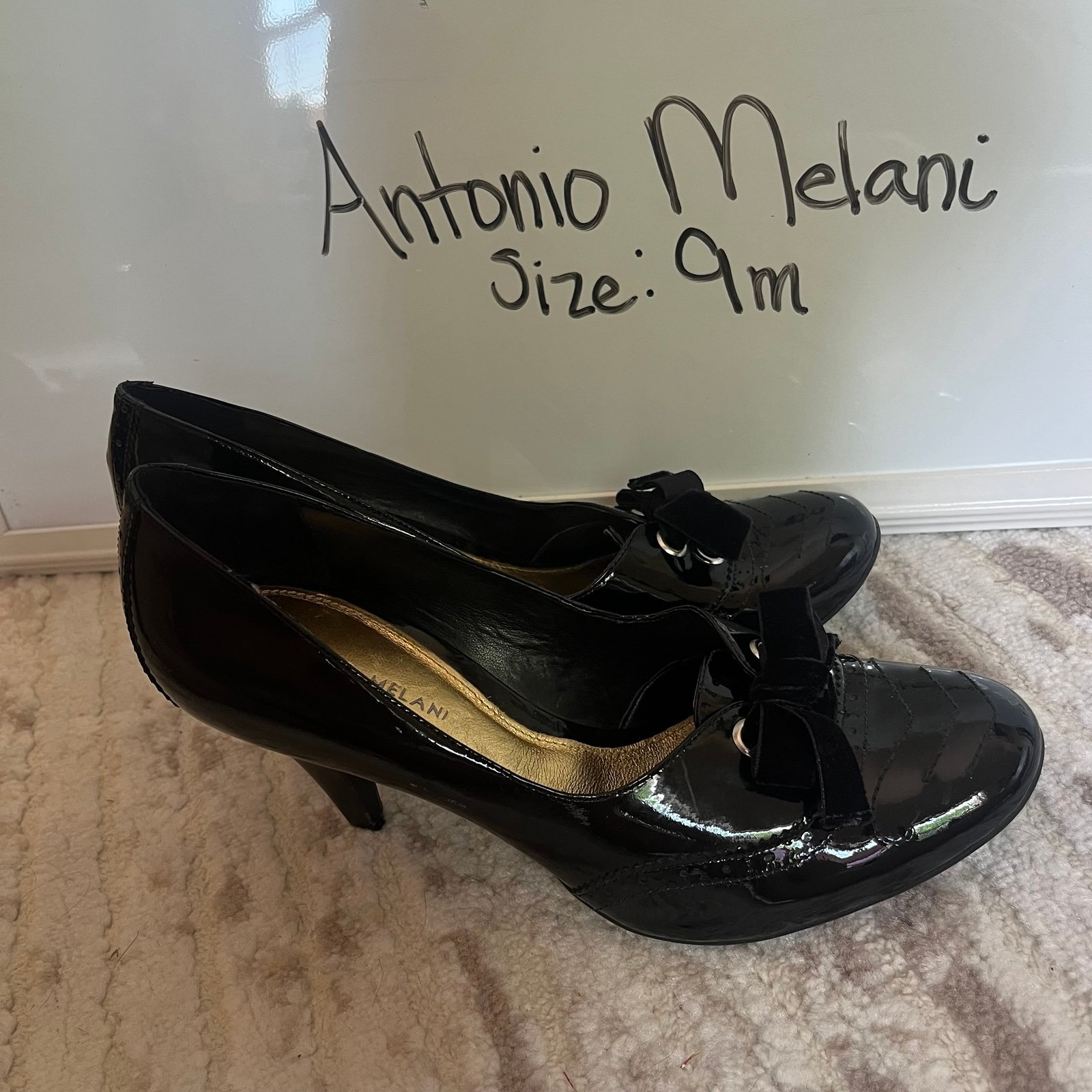 Antonio Melani Shiny Black with Bow Heels Size 9m