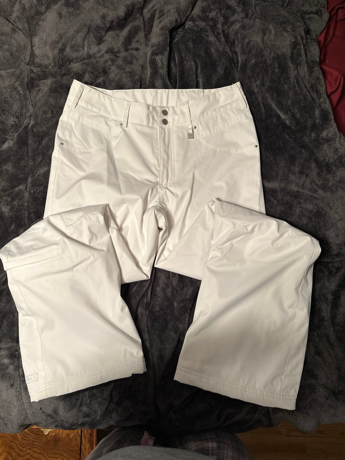 Women’s NILS white snowpants, size 12