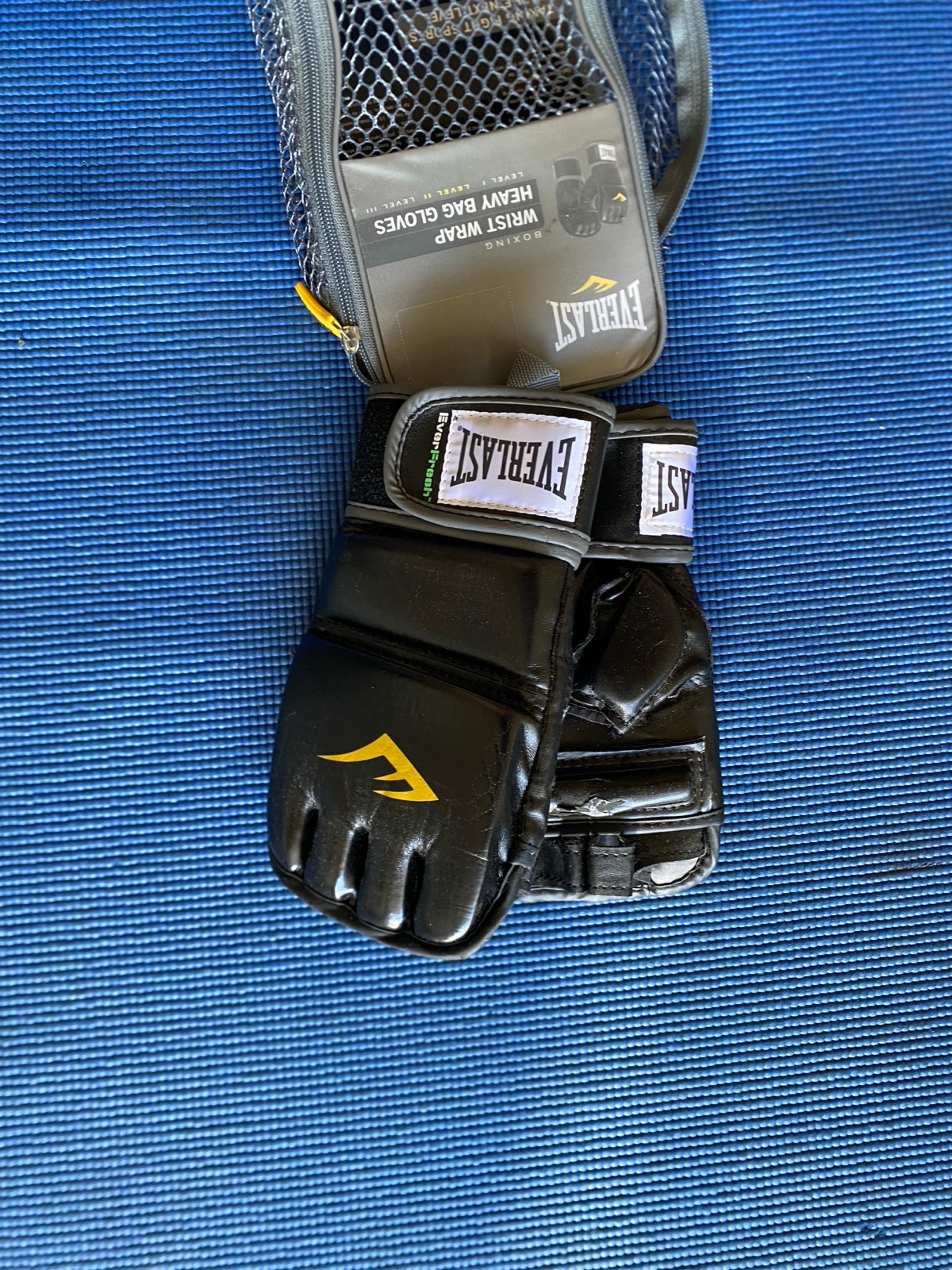 Everlast: Wrist Wrap Heavy Bag Gloves