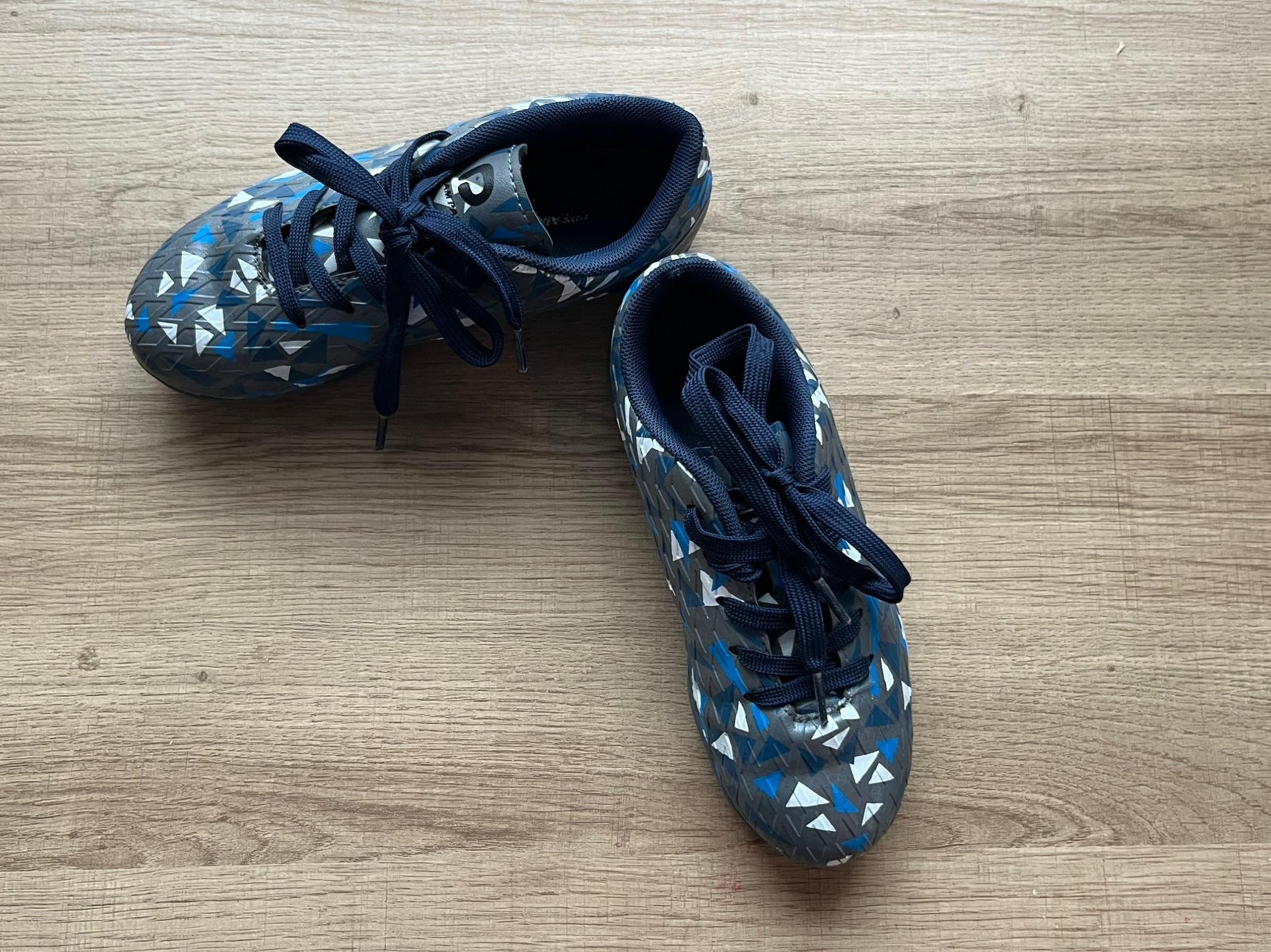 Kids turf shoes