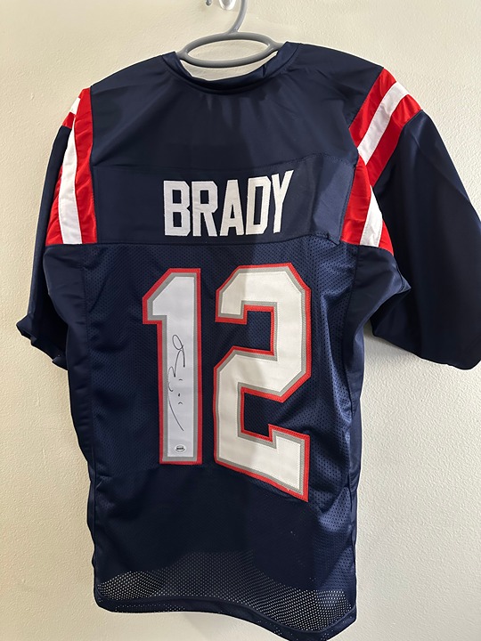 TOM BRADY SIGNED NEW ENGLAND PATRIOTS CUSTOM JERSEY - AUTOGRAPHED W/COA - 565