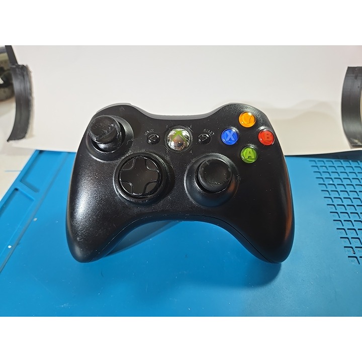 Xbox 360 black controller great condition fully functional!