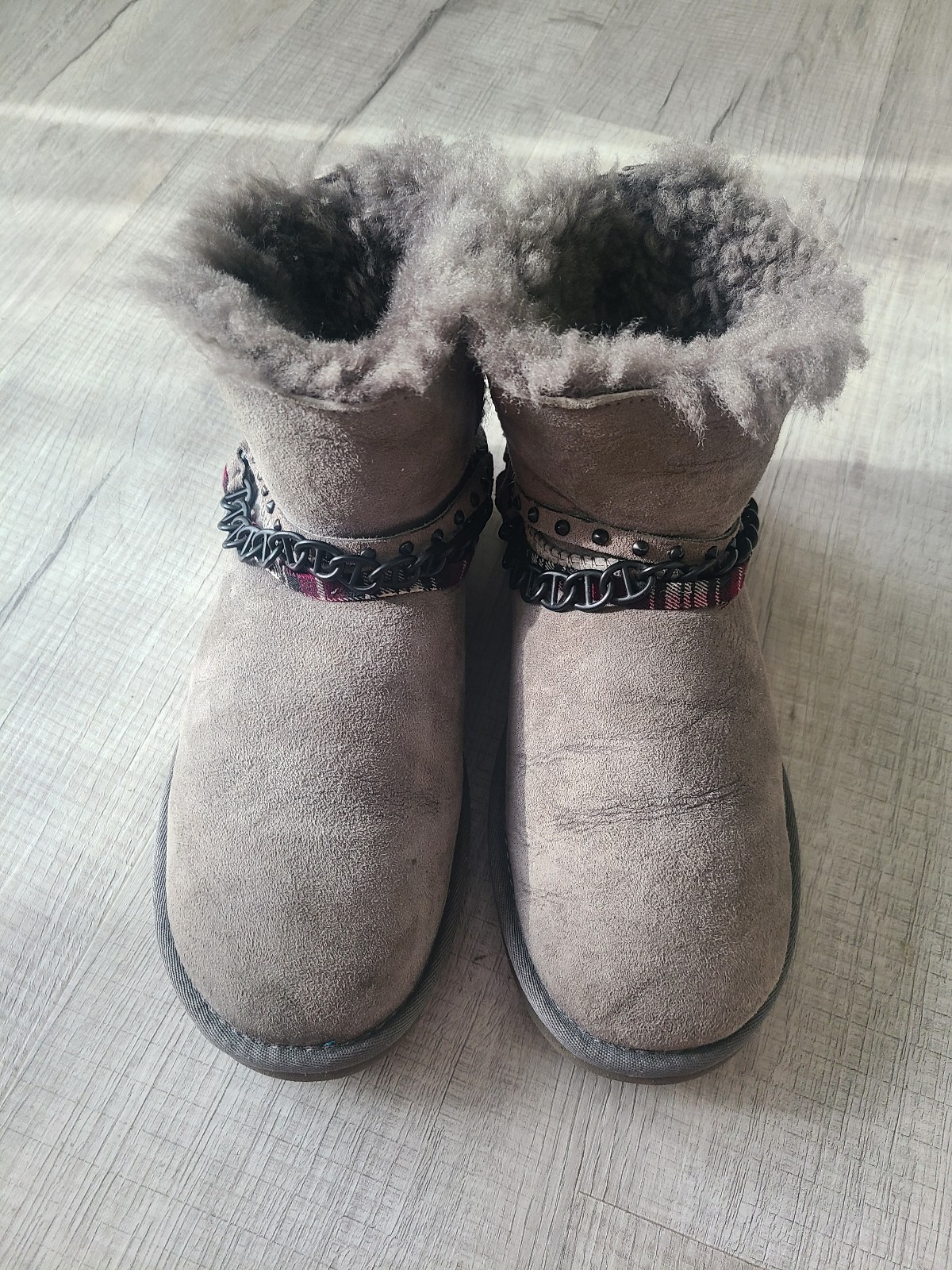 Ugg Women’s Size 8 Boots Grey
