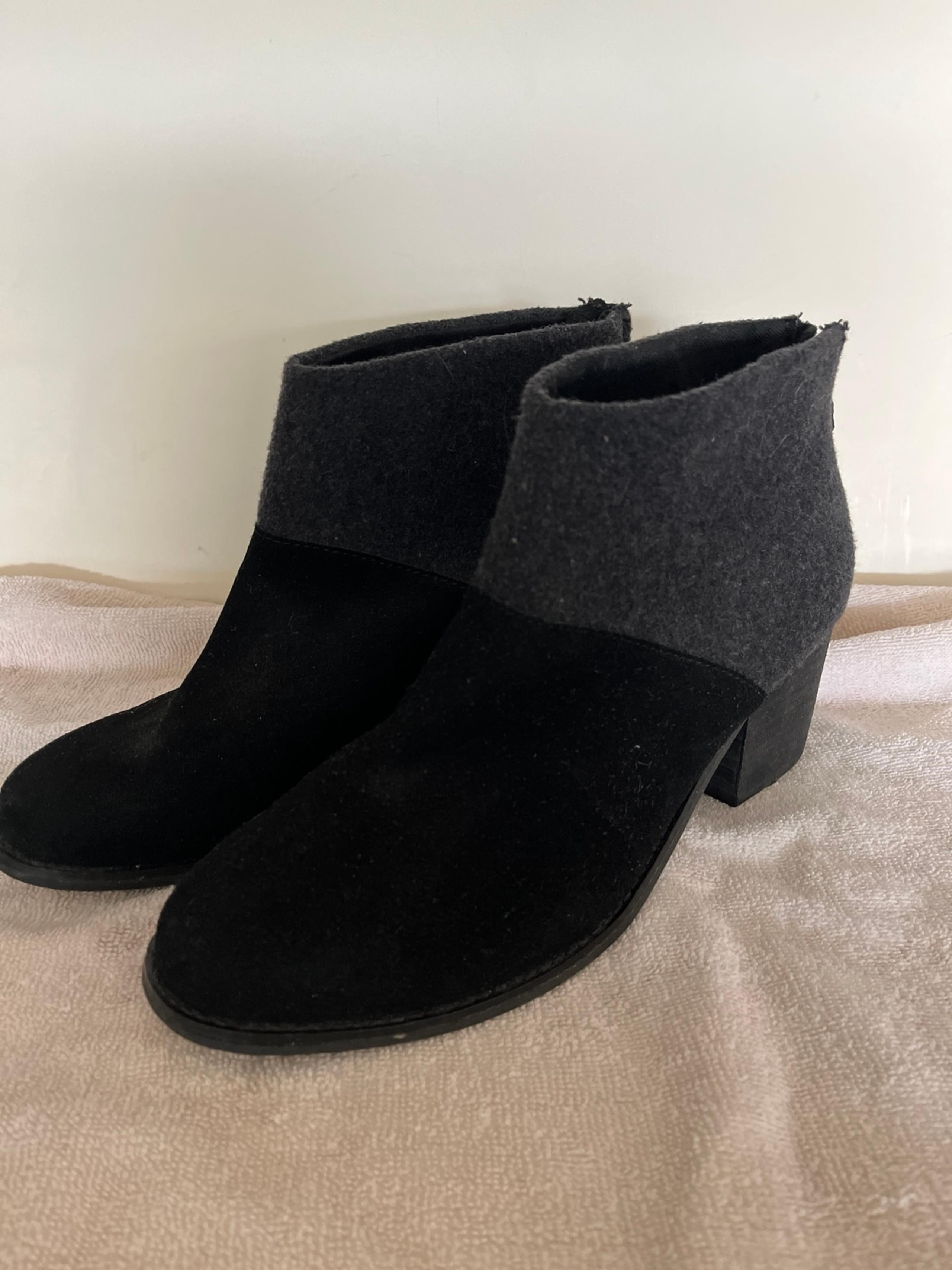 Toms Lacey Bootie Womens 9 Gray Black Wool Suede Two Tone Back Zip Block Heel