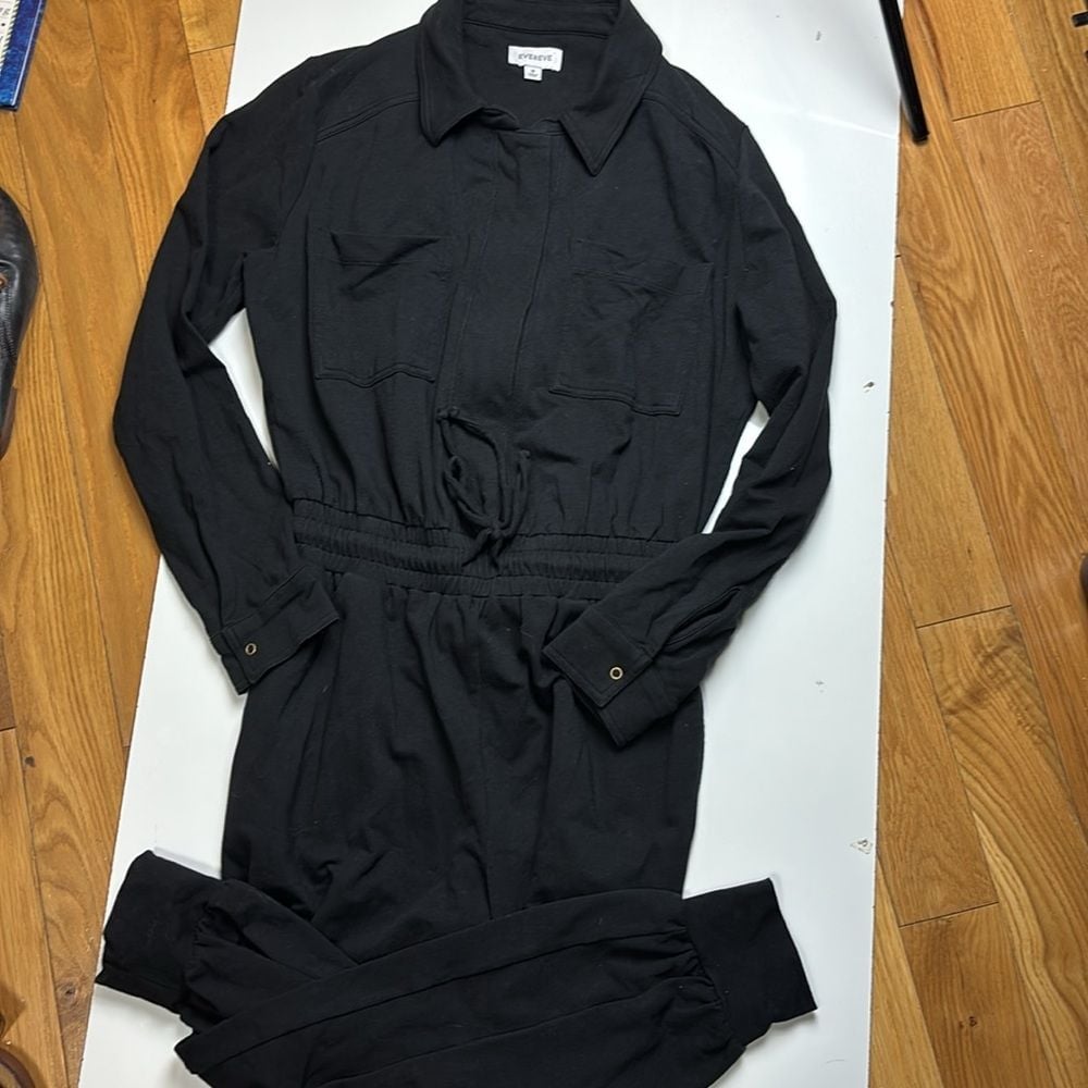 Evereve black Myra Jumpsuit sz M