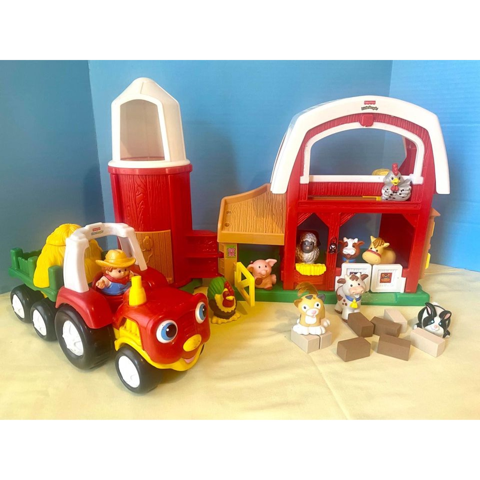 Fisher Price Little People Farm silo; 7 animals farmer tractor wagon sounds barn