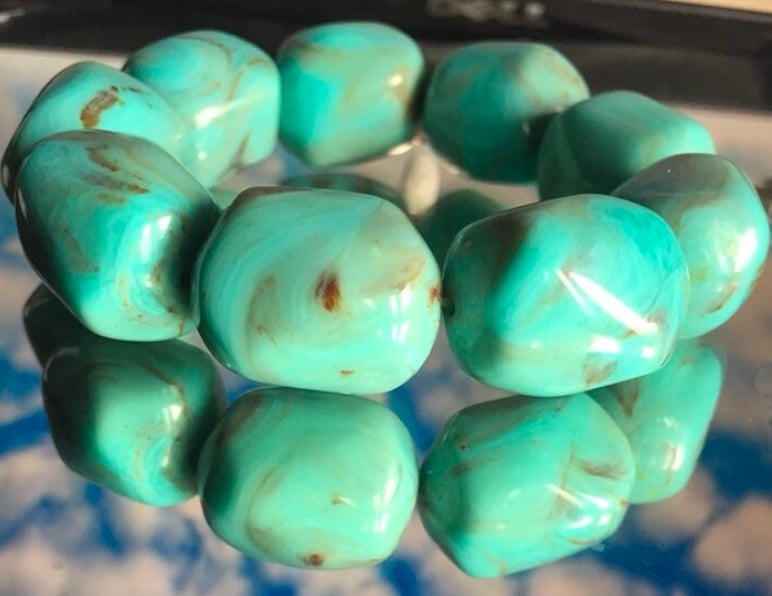 Tarina Tarantino Vintage súper natural Turquoise blue lucite bracelet
