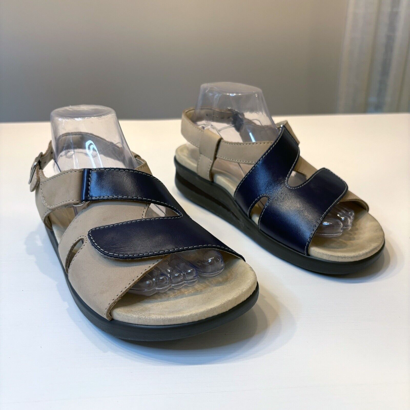 SAS Women's Navy Huggy Adjustable Strap Leather Comfort Sandals Size 8 W Wide