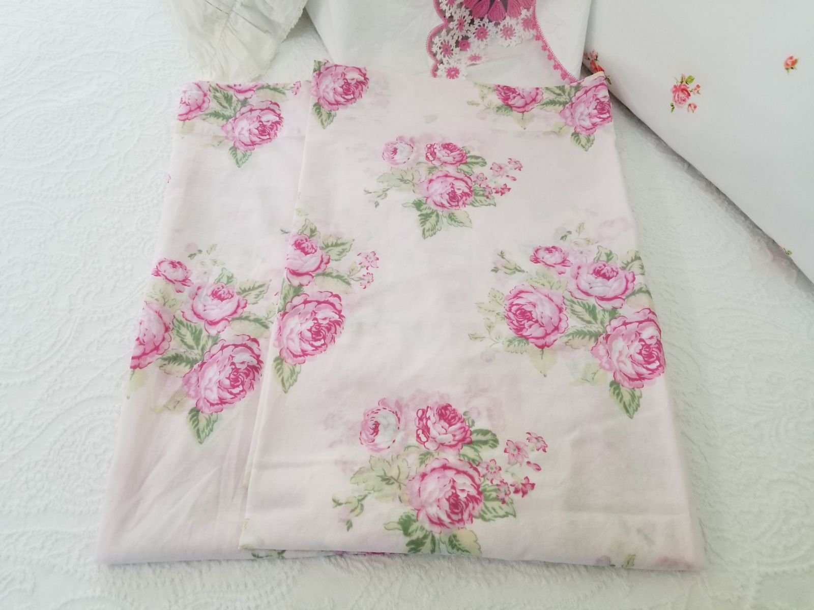 2 Simply Shabby Chic Rosalie Floral Curtain Panels Pink Roses 52/"x84/" Retired