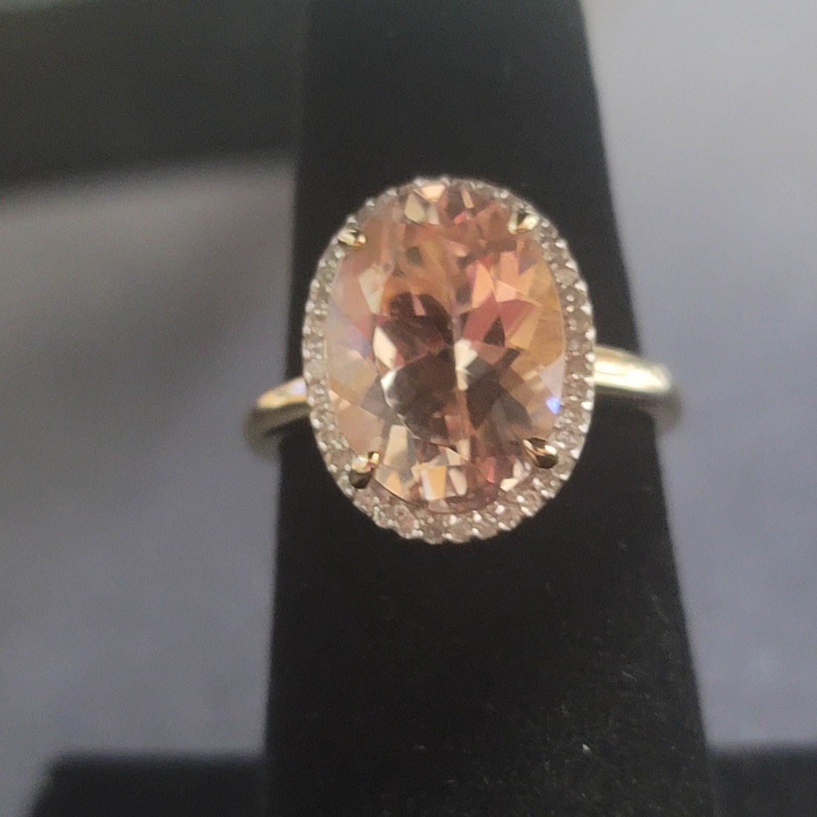 R324 14k Gold Morganite Ring Size 7