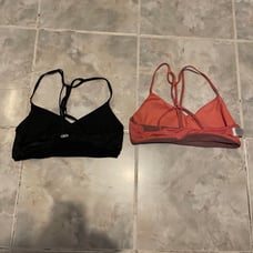 LOT of 2 Alo Yoga Sports Bras Size Medium Jogging Hiking Interlocking