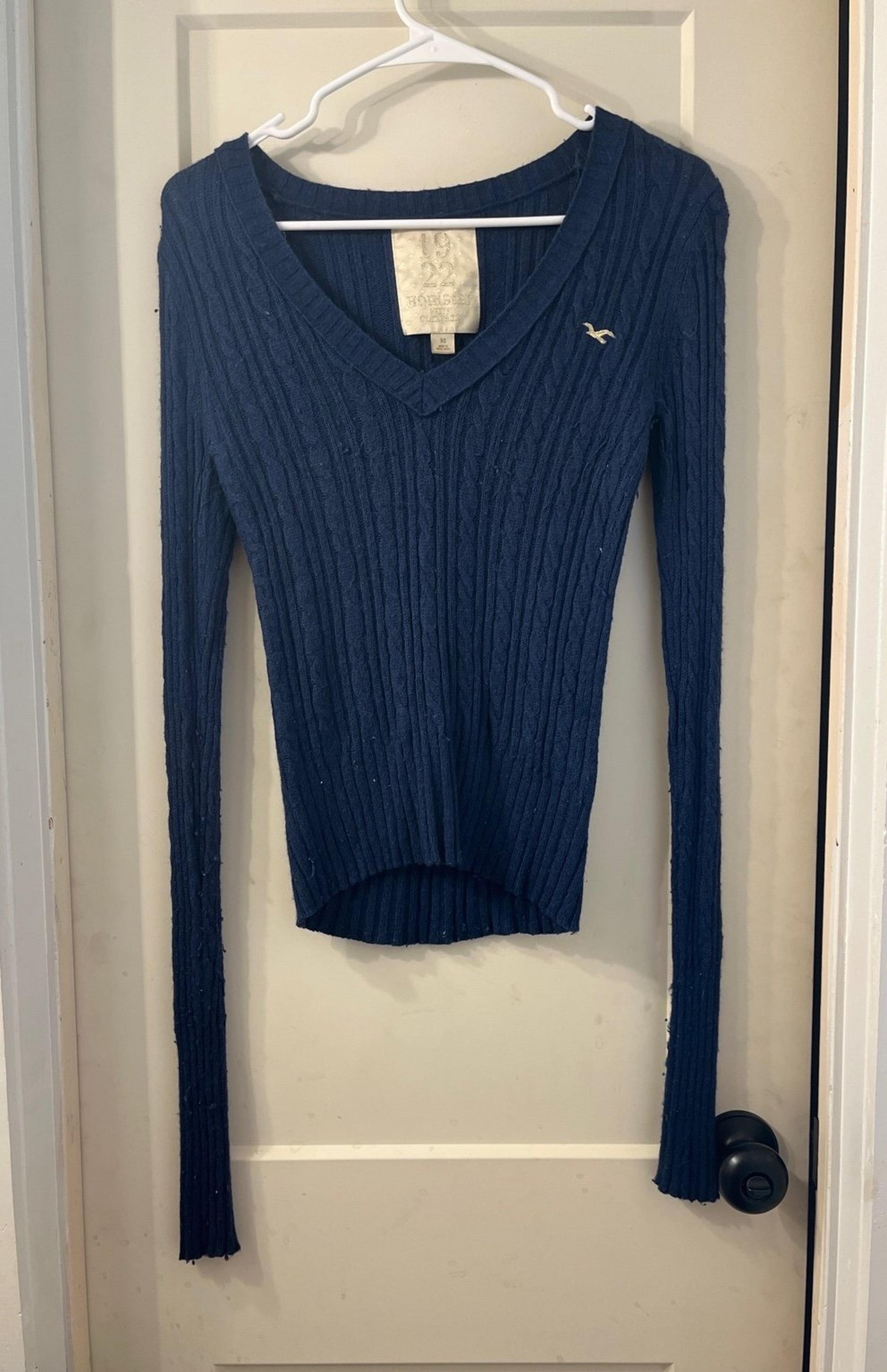 Hollister Women’s Navy Cable Knit Sweater