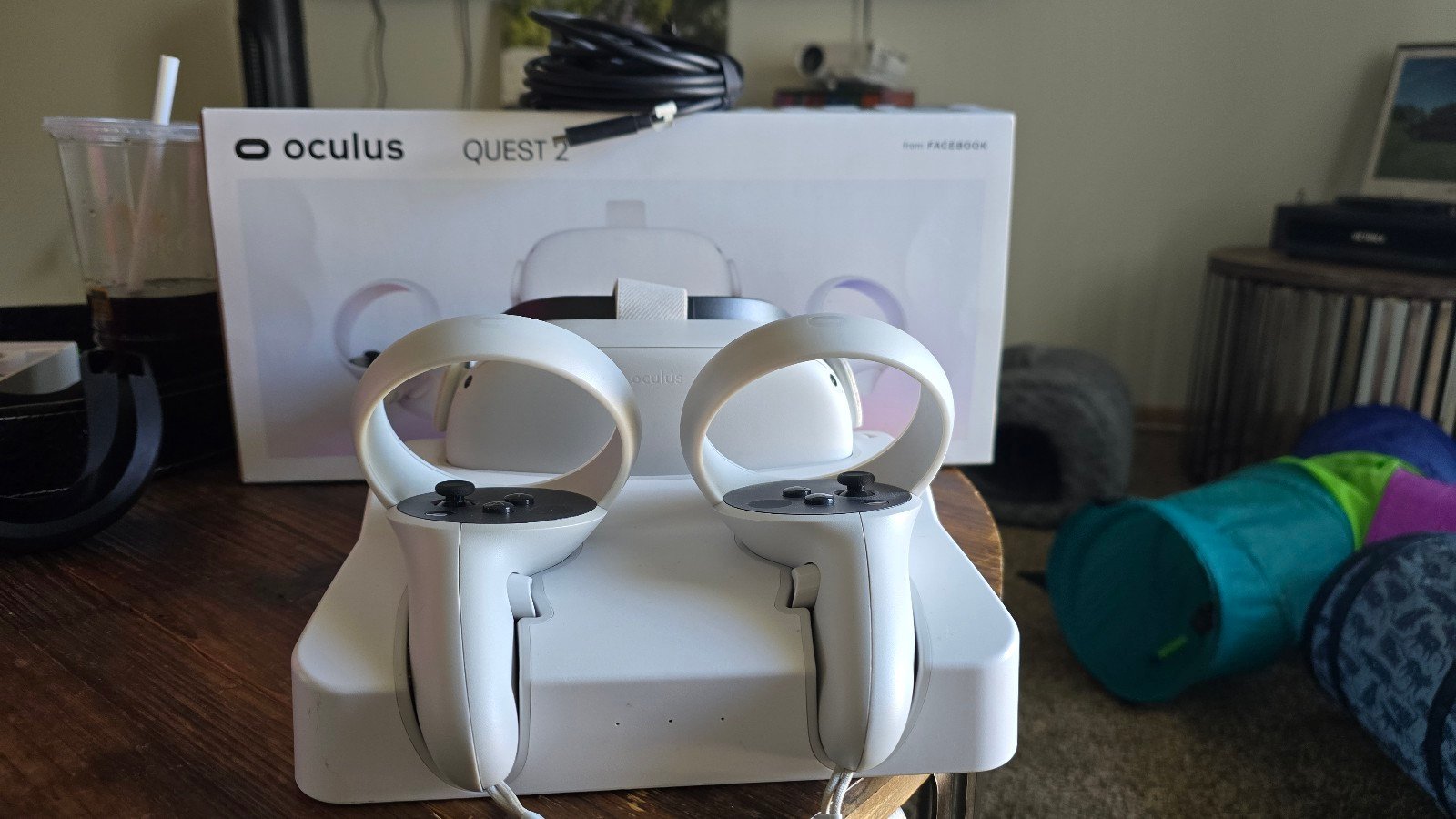 Meta Quest 2 128gb + 80 PC Cable + 70 Charging Station