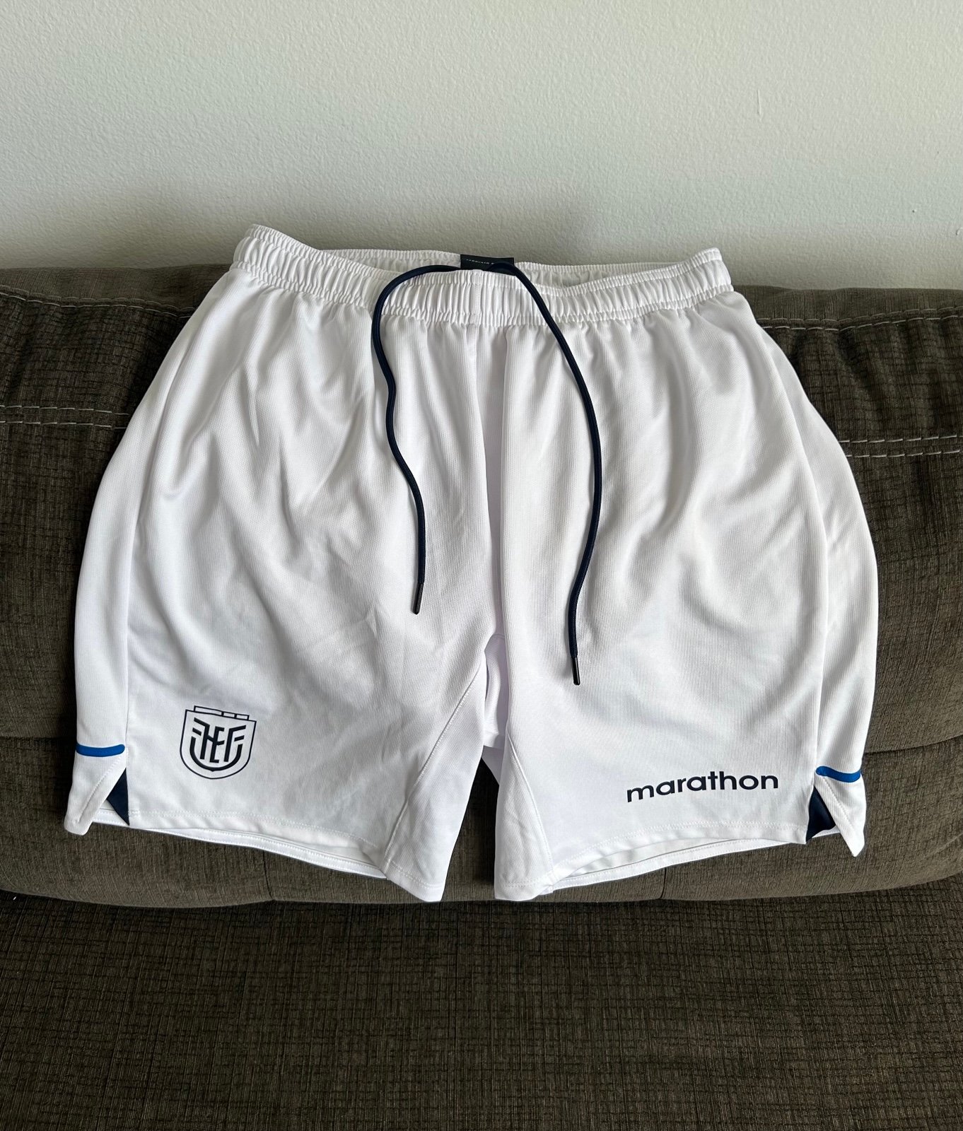 Marathon Authentic Ecuador National Soccer Team White Shorts Men’s Sz: XL
