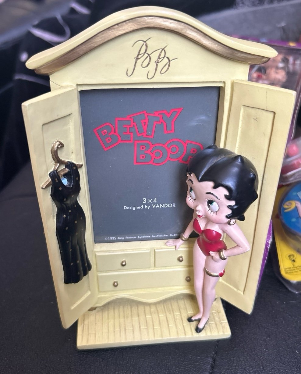 Vintage Betty Boop 1995 Dresser Picture Frame Figure by Vandor!!!