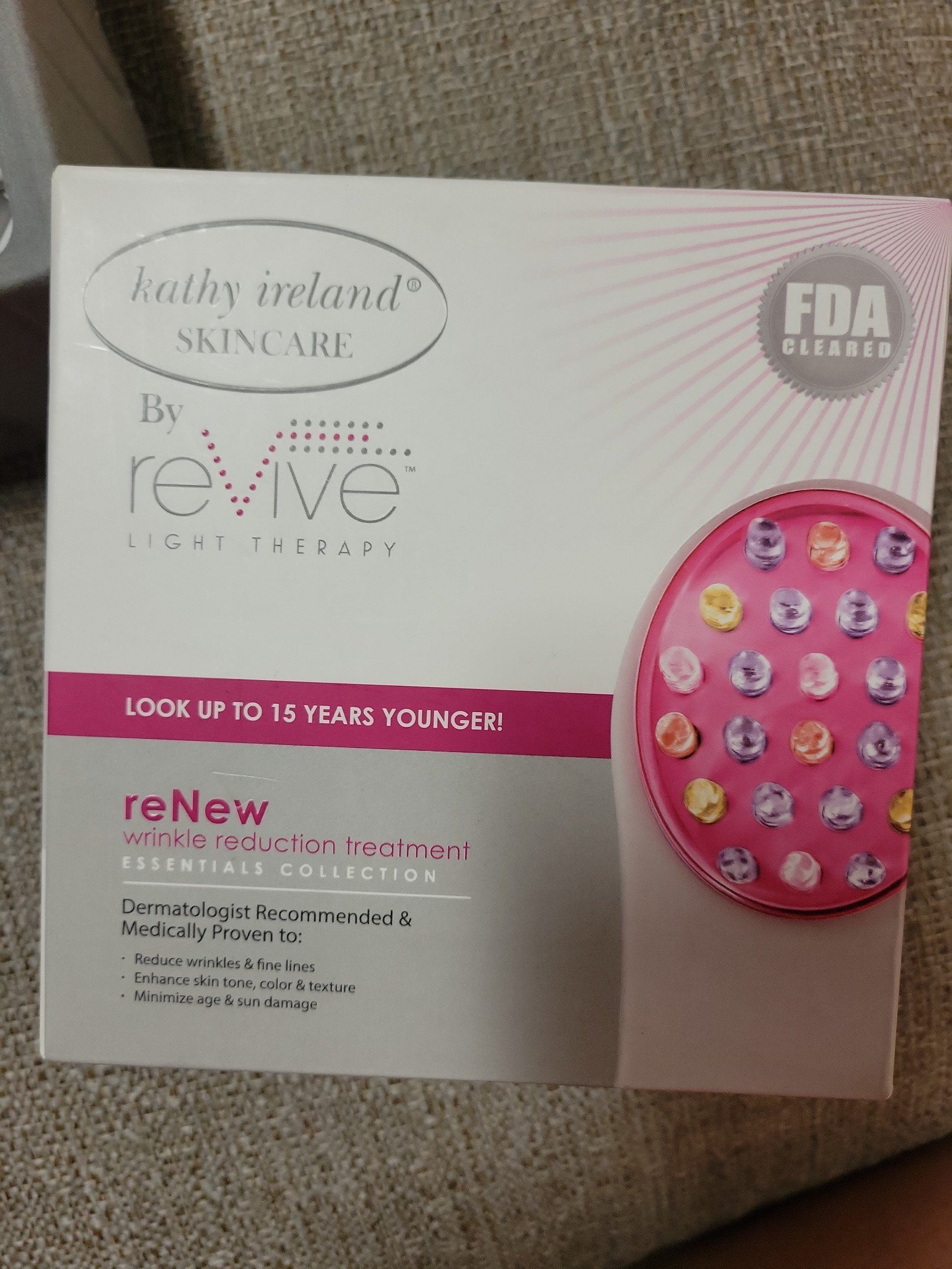 Renew wrinkle reduction treatment by Revive light therapy