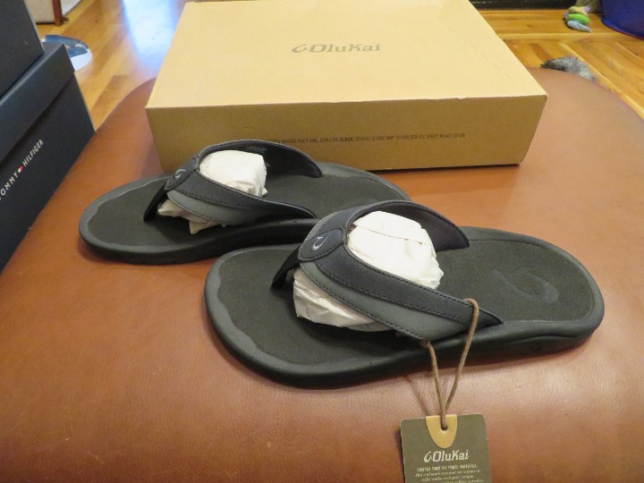 NWT Mens Olukai Ohana Koa Flip Flops, 8