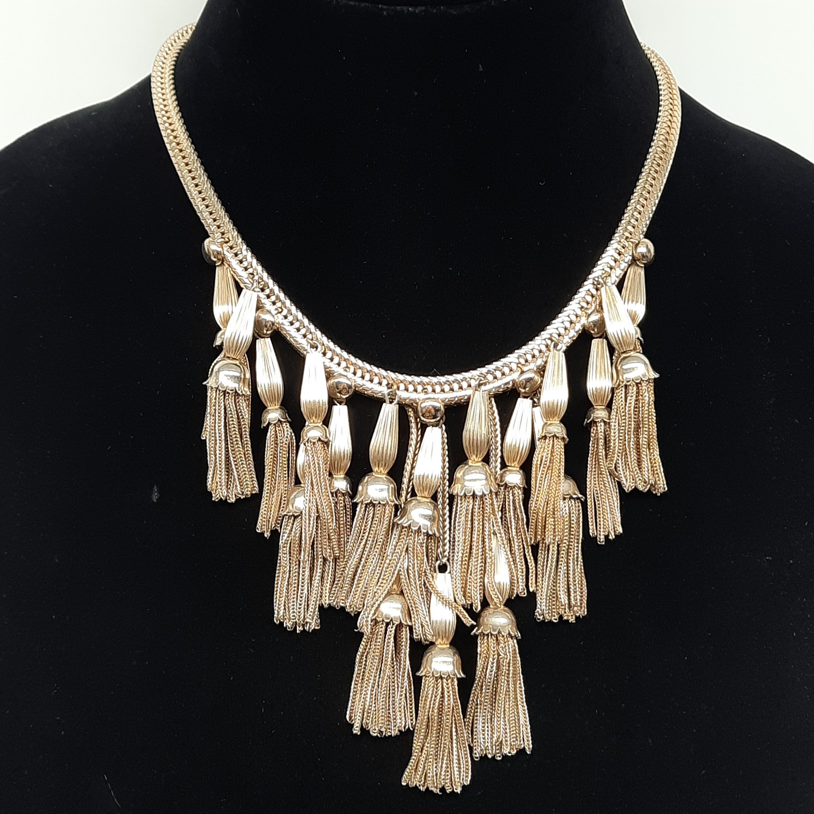Goldtone large tassle collar necklace A14