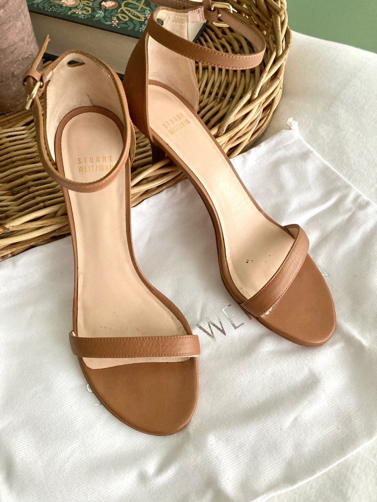 Stuart Weitzman Tan Learher Nun Naked 8M