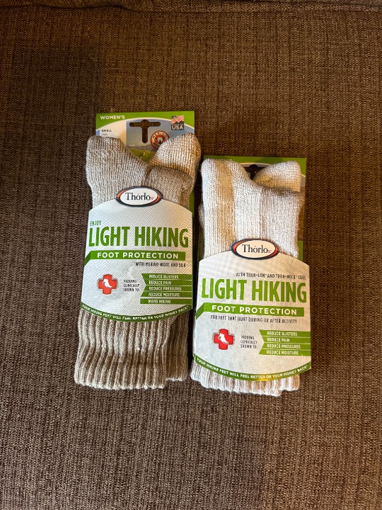 NEW THORLOS Bundle of 2 Women's LIGHT HIKING CREW SOCKS Small 5-6.5