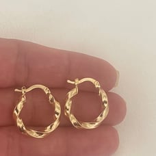 Solid 10k Gold Twisted Hoop Earring