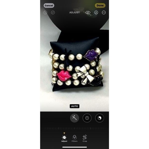 Betsey Johnson Lip Kiss Pearl Stretch Bracelet RARE